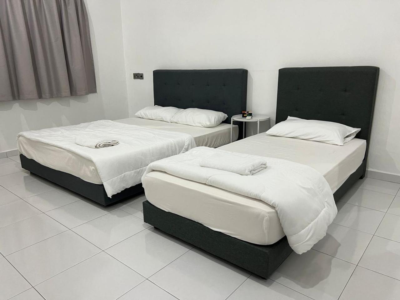 M Guest House2 Muar Exterior photo