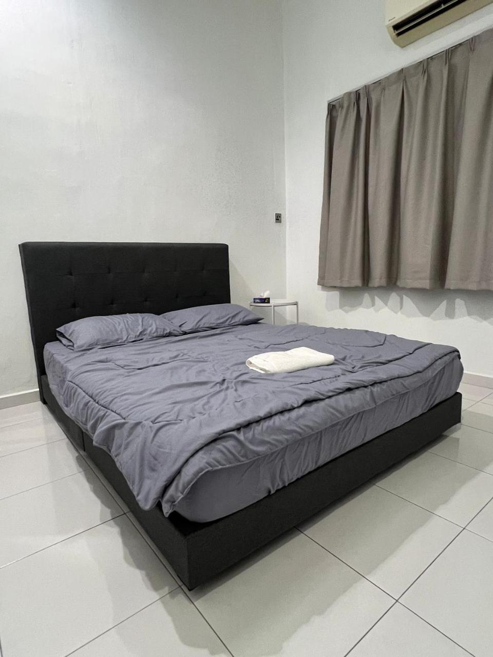 M Guest House2 Muar Exterior photo